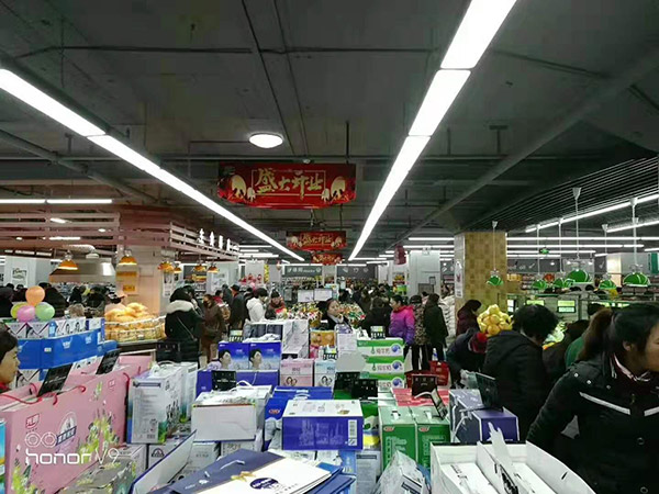 山西长治华龙国际千友超市促销区